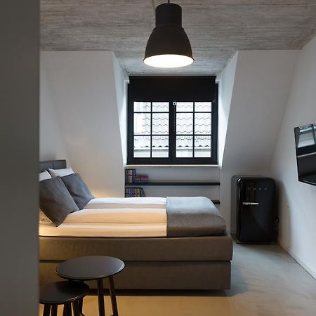 Square Rooms 8 Dusseldorf Bagian luar foto