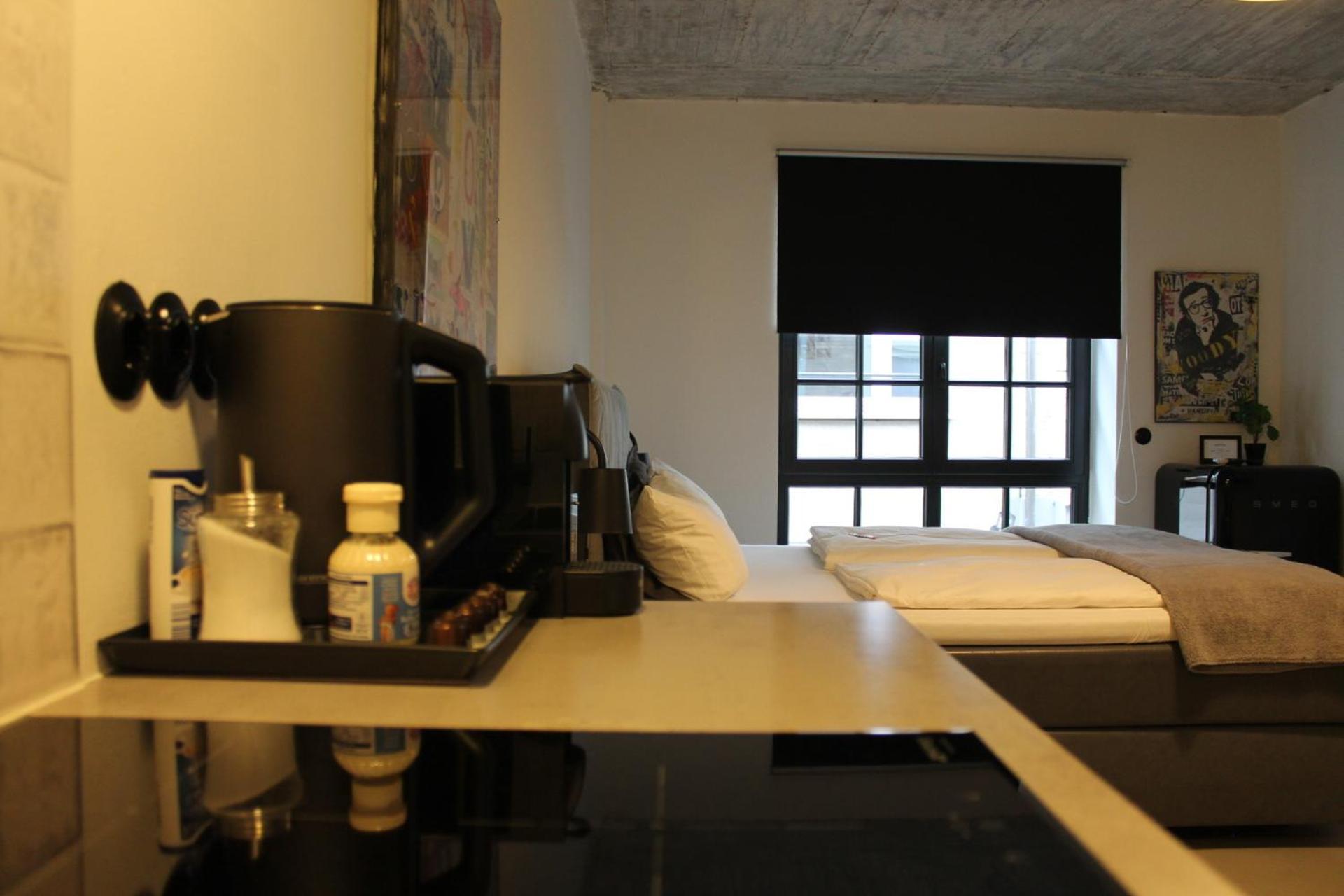 Square Rooms 8 Dusseldorf Bagian luar foto