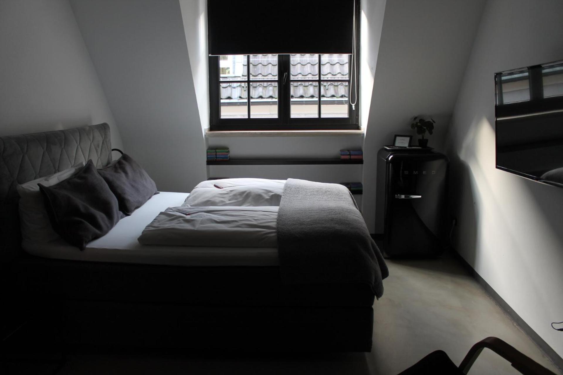 Square Rooms 8 Dusseldorf Bagian luar foto